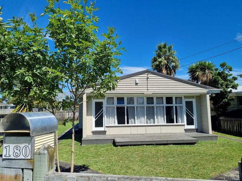 180 Clyde Street, Hamilton East, Hamilton - Carousel 1