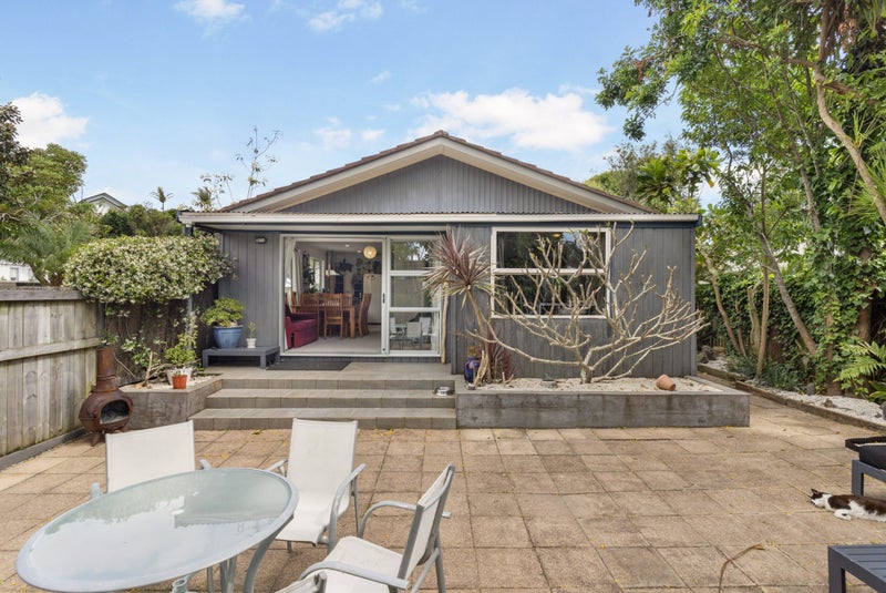 92 The Circle, Manly, Whangaparaoa - Carousel 1