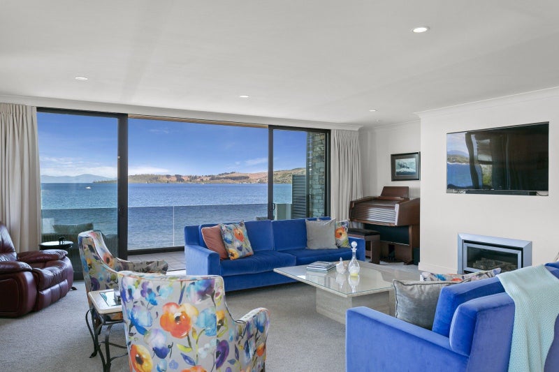 88 Lake Terrace, Taupo, Taupo - Carousel 1