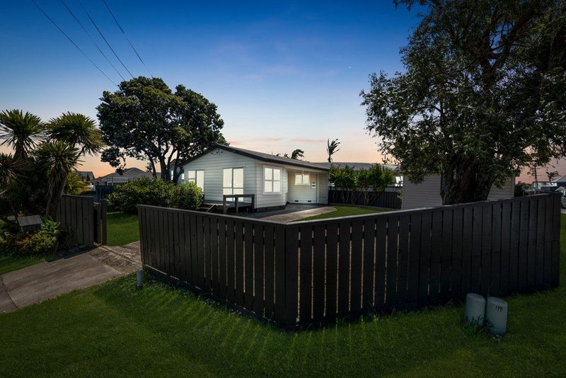 2/99 Clovelly Road, Bucklands Beach, Auckland - Carousel 1