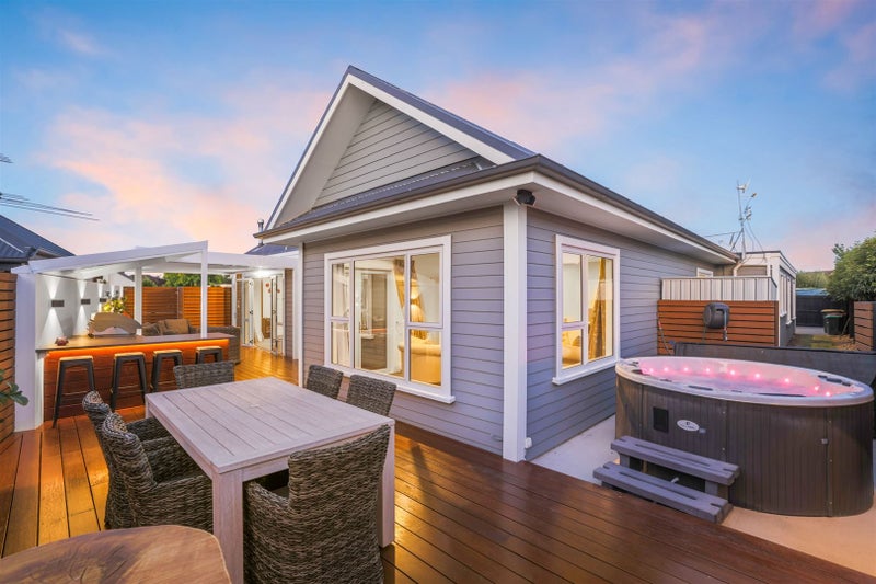 12 Glencullen Drive, Casebrook, Christchurch - Carousel 2