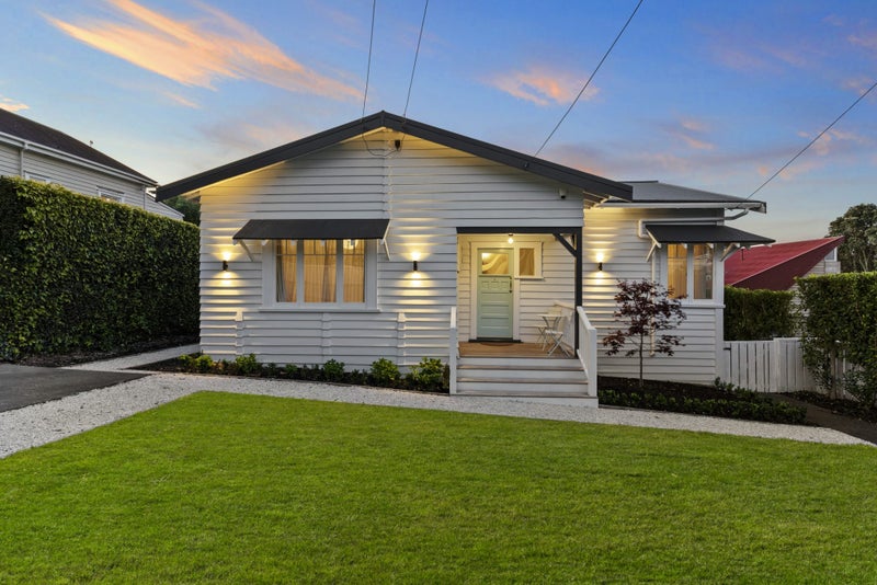 32 Livingstone Street, Westmere, Auckland - Carousel 1