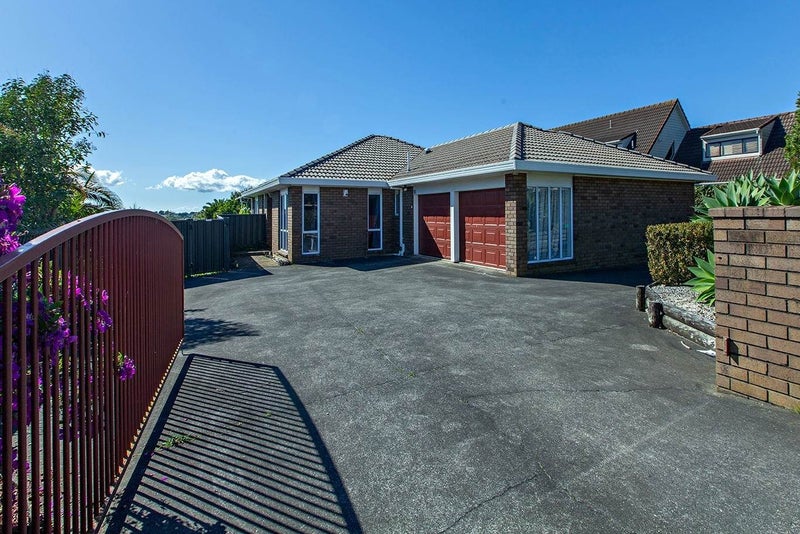 196 Whitford Road, Shamrock Park, Auckland - Carousel 1
