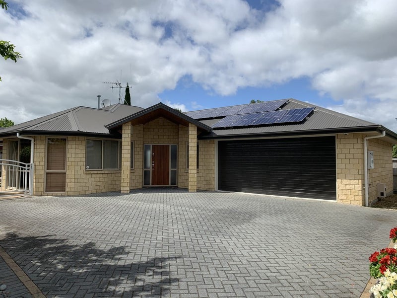 3 Vermont Court, Huntington, Hamilton - Carousel 1