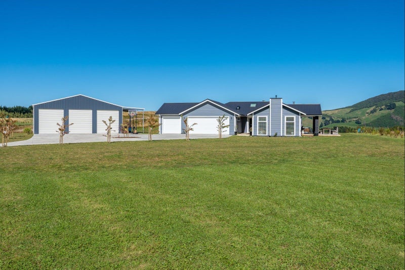 2 Olsen Place, Kinloch, Taupo - Carousel 1