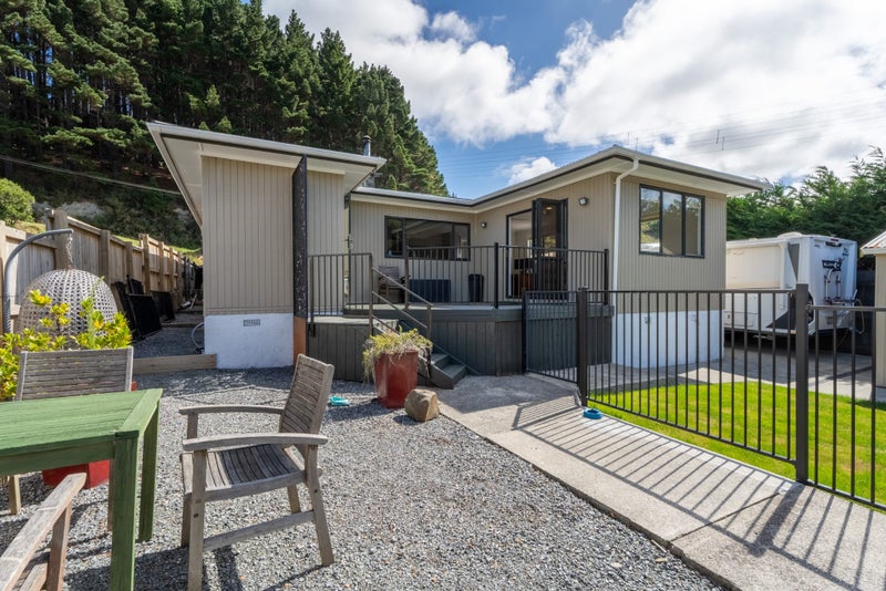 23 Willowbank Road, Tawa, Wellington - Carousel 2