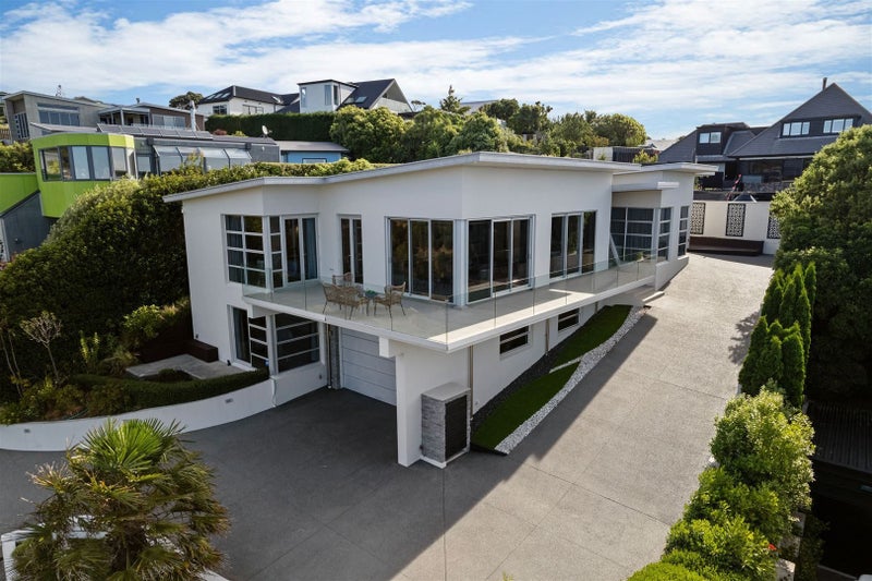 4 Law Lane, Mount Pleasant, Christchurch - Carousel 2