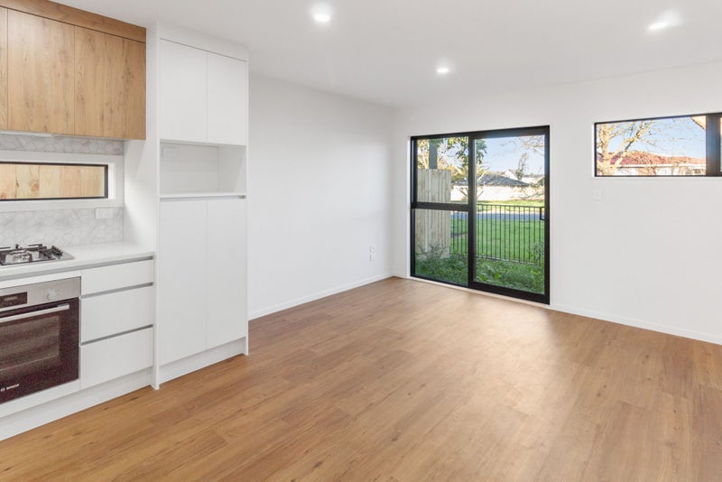 2/2 Donnell Avenue, Favona, Auckland - Carousel 2