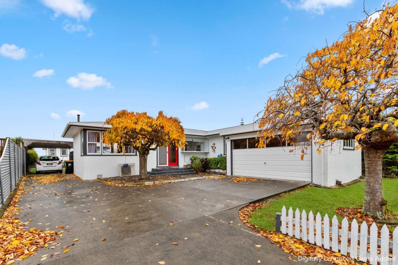 33 Sutherland Crescent, Westbrook, Palmerston North - Carousel 1