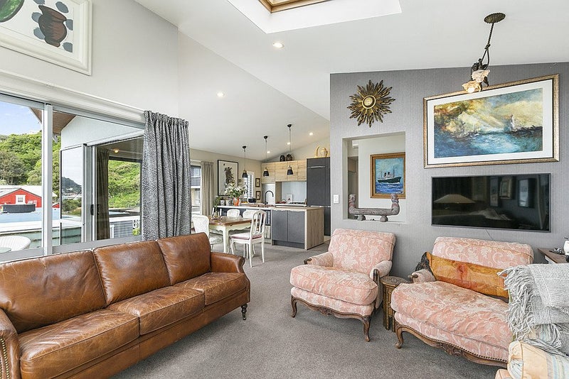 3/275 Karaka Bay Road, Karaka Bays, Wellington - Carousel 2