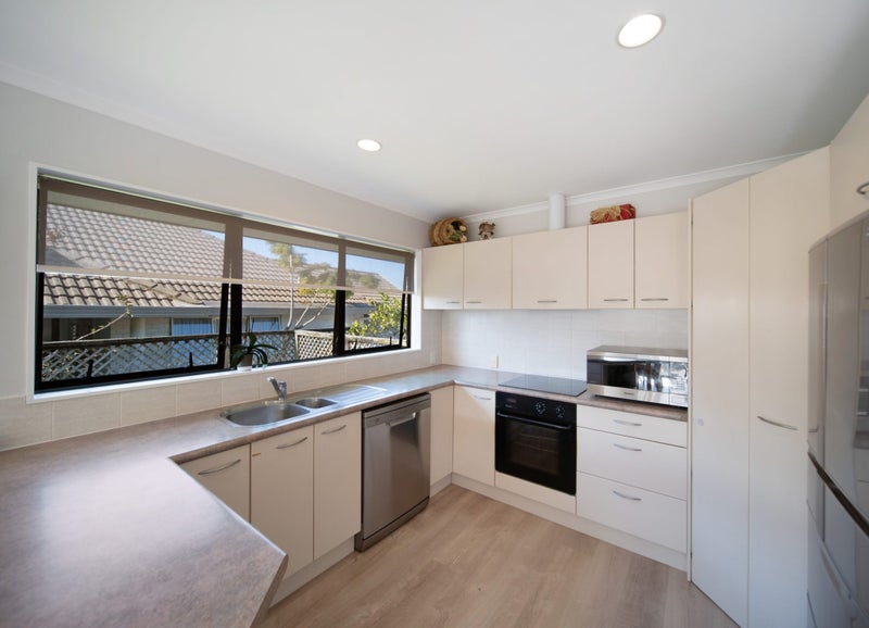 26 Carriage Close, Northpark, Auckland - Carousel 2