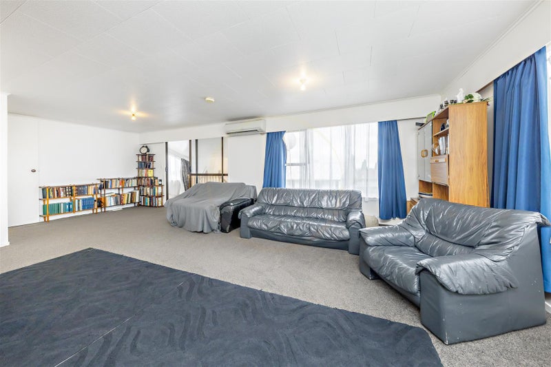 1/62 Hollyford Drive, Clover Park, Auckland - Carousel 2