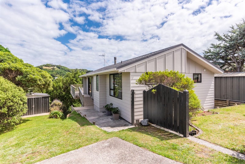 15 Puketai Place, Pukerua Bay, Porirua - Carousel 1