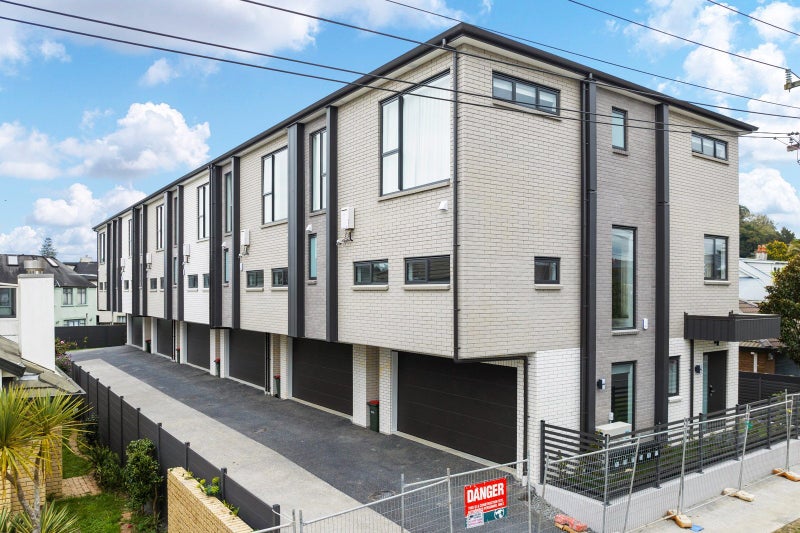 7E Dunkerron Avenue, Epsom, Auckland - Carousel 1