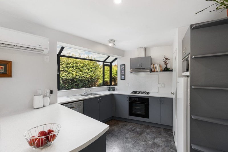 54 Parade Court, Addington, Christchurch - Carousel 1