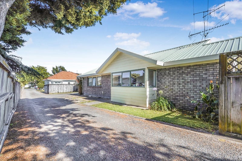 44B MacFarlane Street, Hamilton East, Hamilton - Carousel 22
