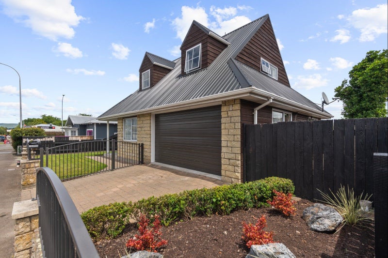 156 Albert Street, Terrace End, Palmerston North - Carousel 1