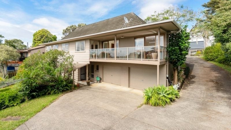 47 Wyoming Avenue, Murrays Bay, Auckland - Carousel 1