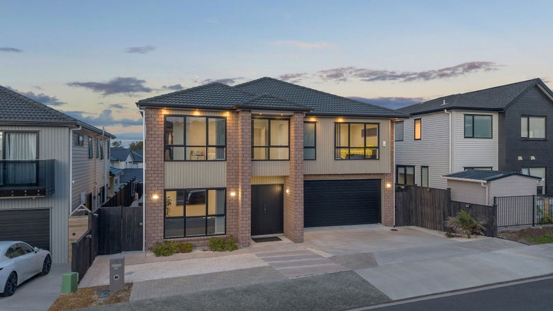 19 Dungloe Avenue, Flat Bush, Auckland - Carousel 1