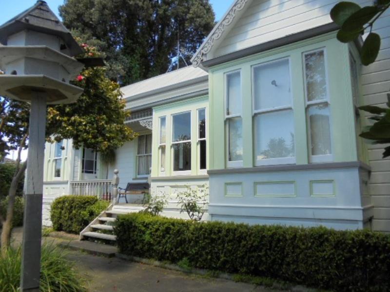 17 Cameron Road, Bluff Hill, Napier - Carousel 1