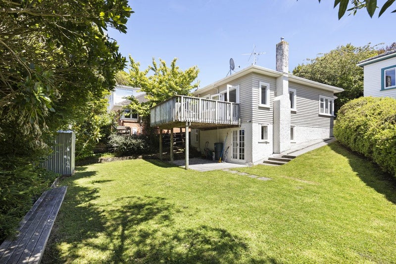 22 Ranui Crescent, Khandallah, Wellington - Carousel 1