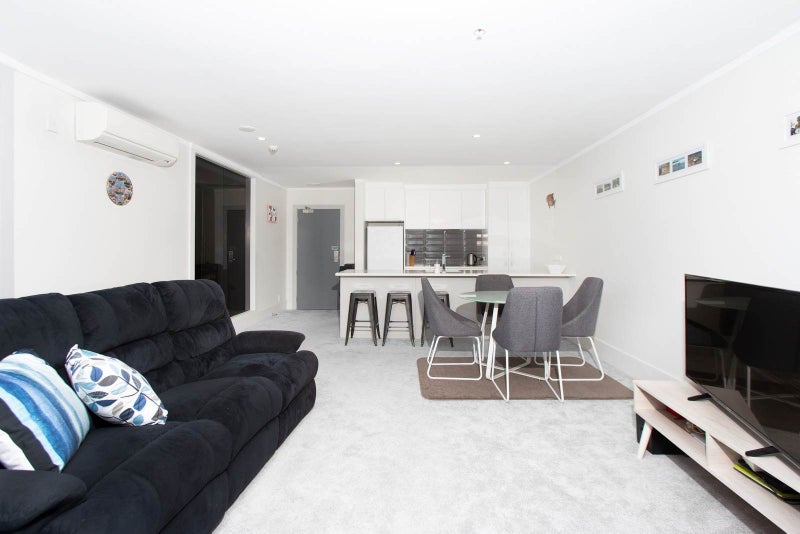 805/8 Whitaker Place, Grafton, Auckland - Carousel 2
