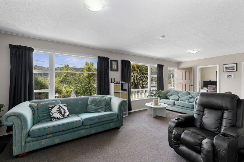 60 Bird Grove, Stokes Valley, Lower Hutt - Carousel 2