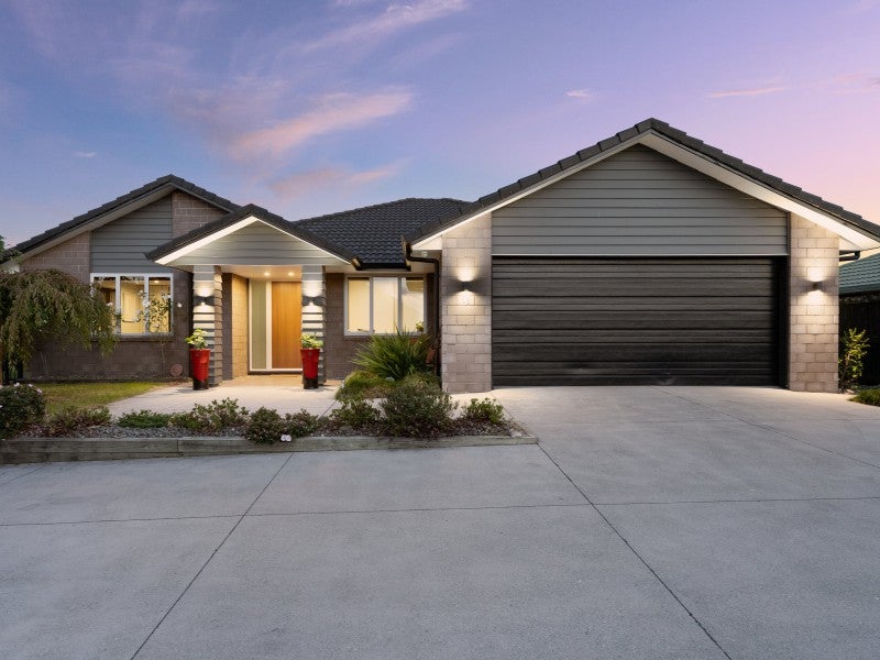18 Stableford Drive, Pyes Pa, Tauranga - Carousel 1