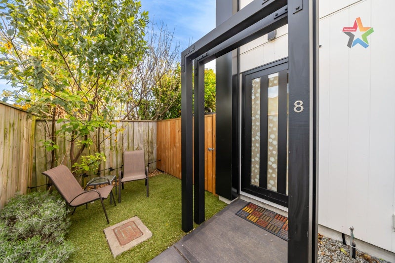 8/97 Whites Line East, Waiwhetū, Lower Hutt - Carousel 1