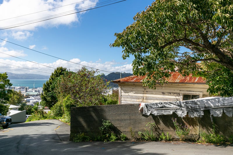 1 Asquith Terrace, Brooklyn, Wellington - Carousel 1