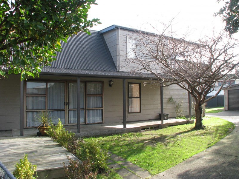 16 Humphries Place, Awapuni, Palmerston North - Carousel 1