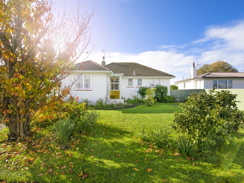 12 Shackleton Street, Maraenui, Napier - Carousel 1