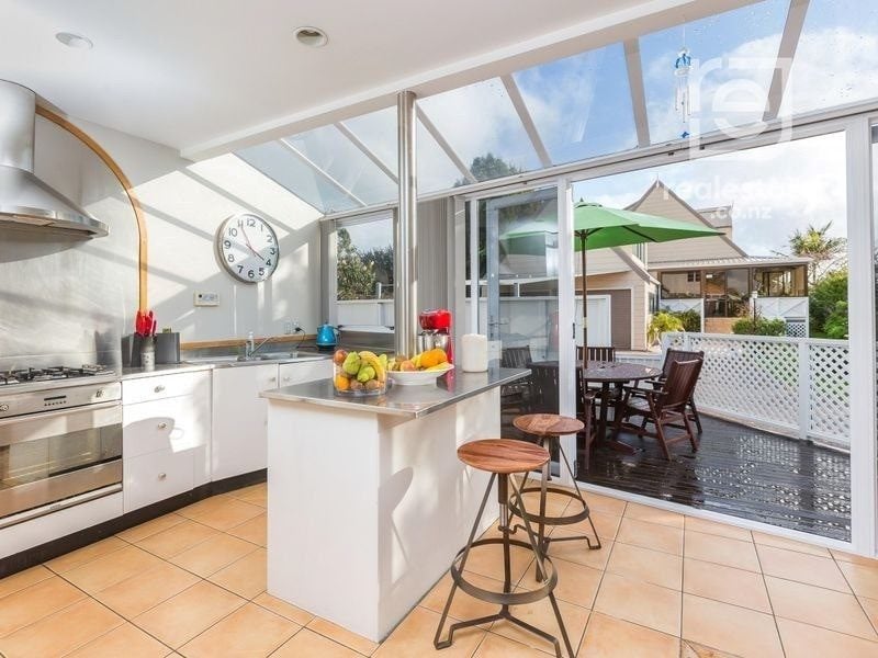 855 Manukau Road, Royal Oak, Auckland - Carousel 1