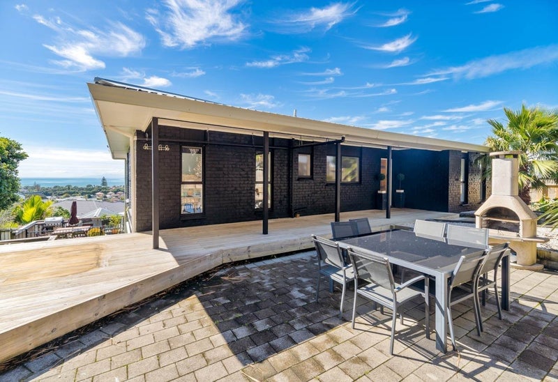 55 West Hoe Heights, Orewa, Orewa - Carousel 2