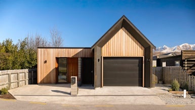 10 Longlands Street, Lake Hayes, Queenstown - Carousel 1