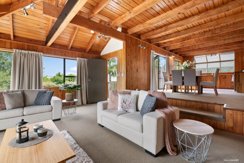 8 Albert Hall Drive, Red Beach, Whangaparāoa - Carousel 1