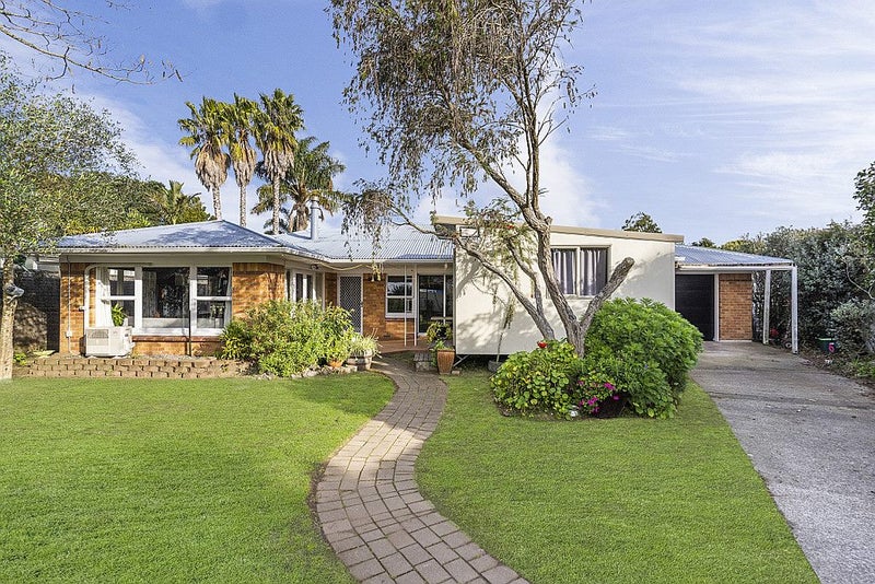 6 James Place, Opaheke, Papakura - Carousel 1