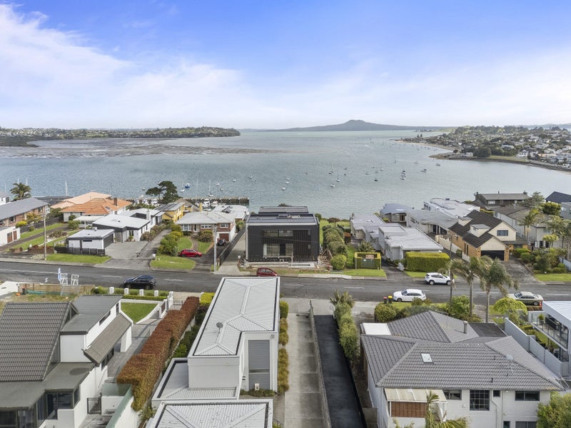 38 Takutai Avenue, Bucklands Beach, Auckland - Carousel 2