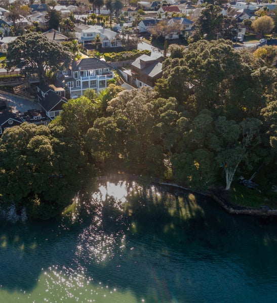 69 Norwood Road, Bayswater, Auckland - Carousel 2