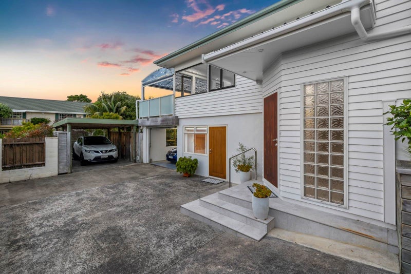 7 Tudor Place, Mairangi Bay, Auckland - Carousel 1