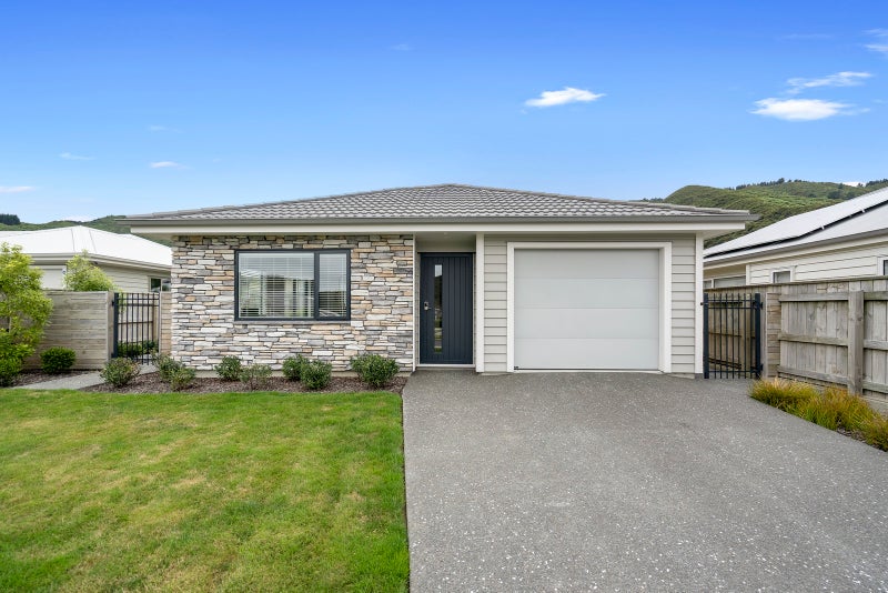 25 Henrietta Maxwell Grove, Wainuiomata, Lower Hutt - Carousel 1
