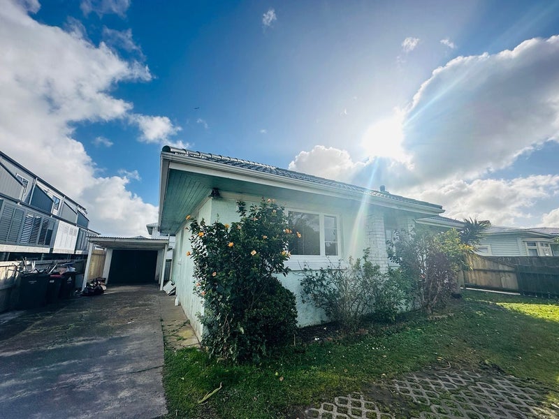 271 Mount Albert Road, Wesley, Auckland - Carousel 2