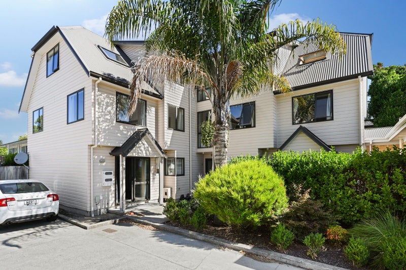 30C Hogan Street, Hamilton East, Hamilton - Carousel 1