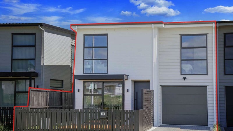 40 Kapia Drive, Takanini, Auckland - Carousel 1