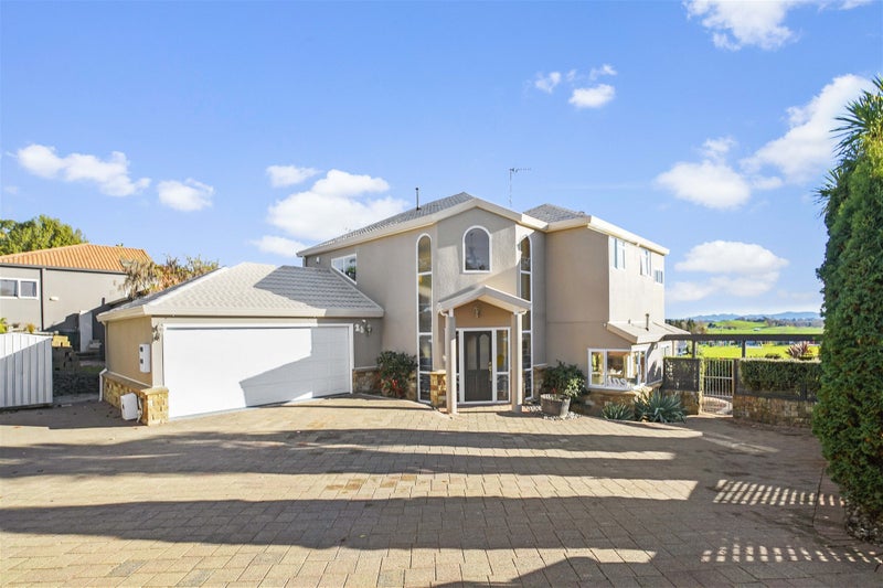 26 West Ridge Drive, Western Heights, Hamilton - Carousel 1