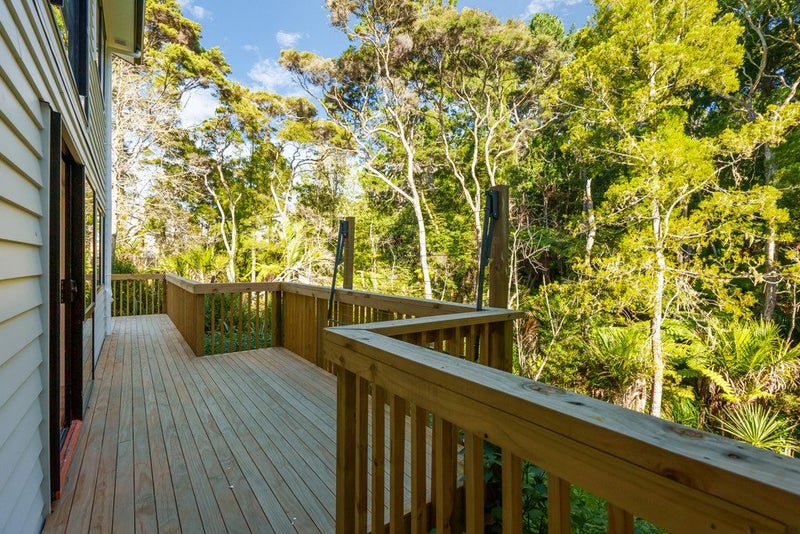 5 Satchell Place, Birkenhead, Auckland - Carousel 2