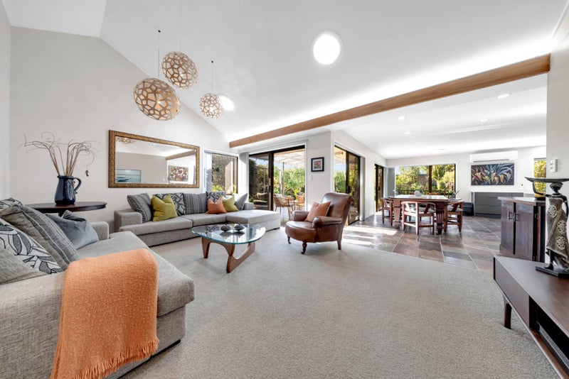 53 Oliver Road, Eastern Beach, Auckland - Carousel 2