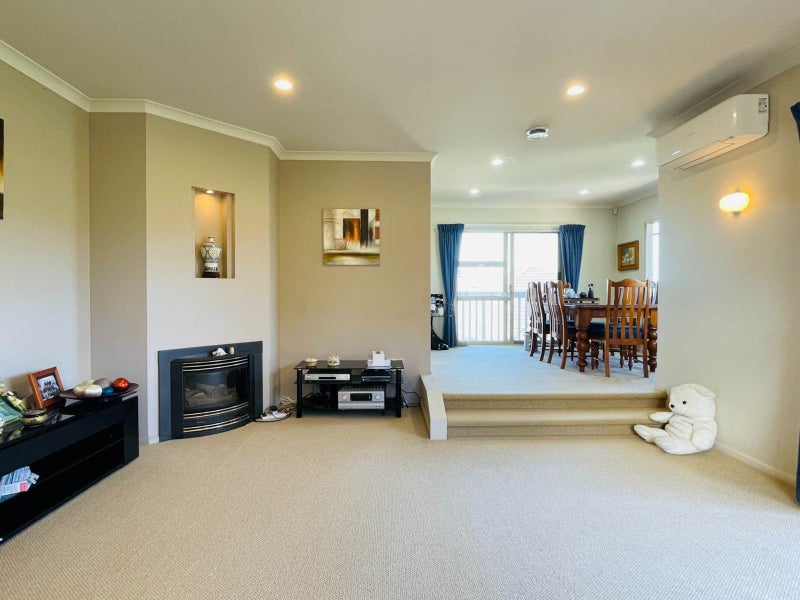 11 Mulgan Way, Browns Bay, Auckland - Carousel 2