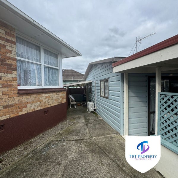 696 Massey Road, Mangere, Auckland - Carousel 12