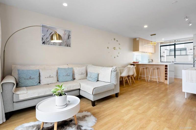 127B Queens Road, Panmure, Auckland - Carousel 1